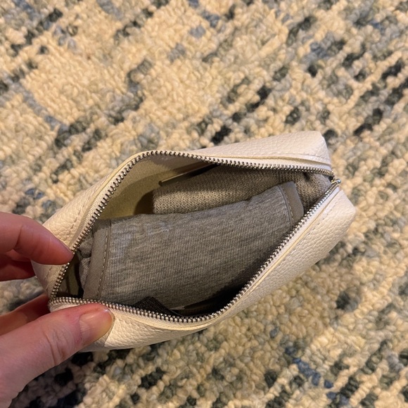 The White Company Textured White Cosmetic Bag - Picture 5 of 5